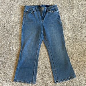 🌟 5/$20 Chaps Jeans “Mid Rise Crop Kick”. 12.